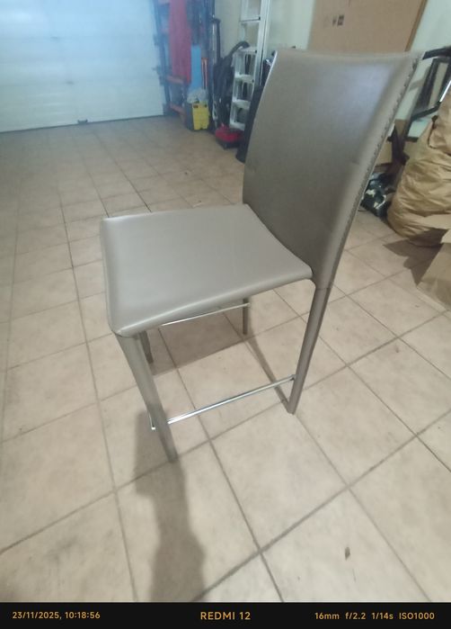 Cadeiras de bar em pele