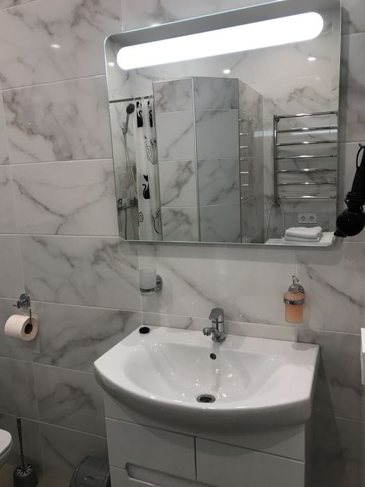 квартира подобово Світло не вимикають, центр автономне опалення