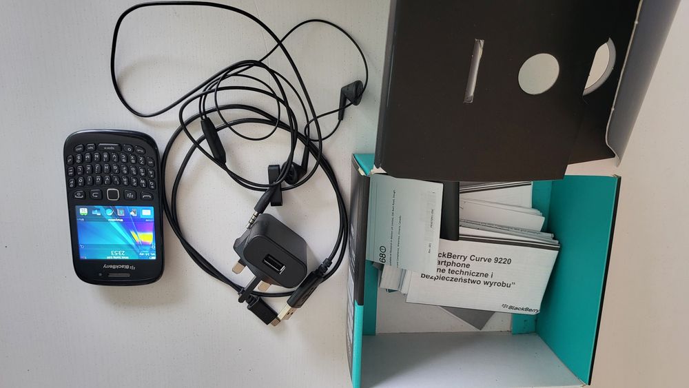 Telefon BlackBerry Curve 9220