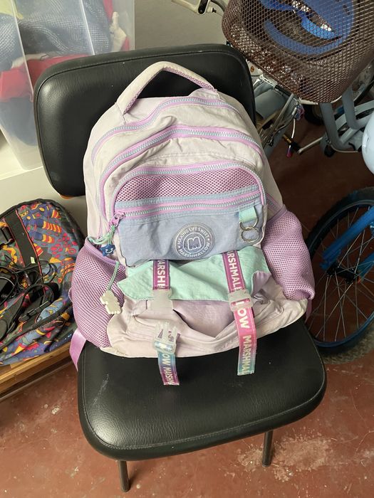Mochila escolar para menina