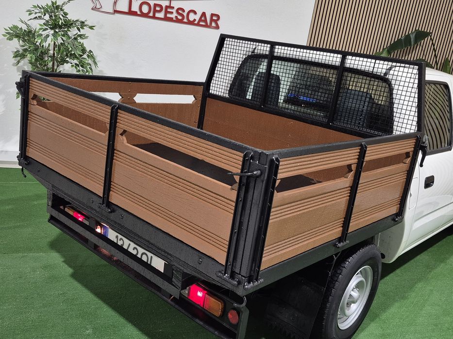 Toyota Hilux 2.4D - 150.000KM | GARANTIA | IVA - 5 LUGARES