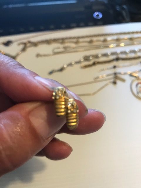 Brincos em bom estado