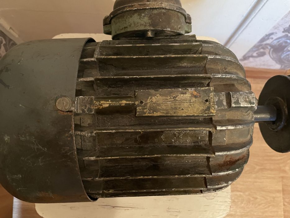 Электродвигатель асинхронный