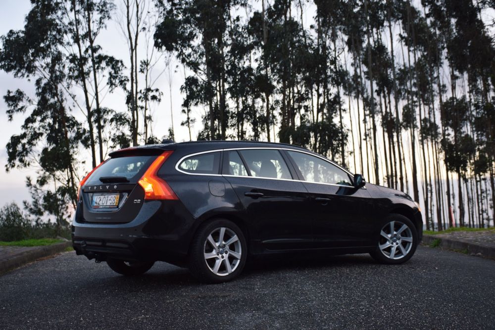 Volvo V60 Momentum Eco | 127.000 kms | Histórico Completo