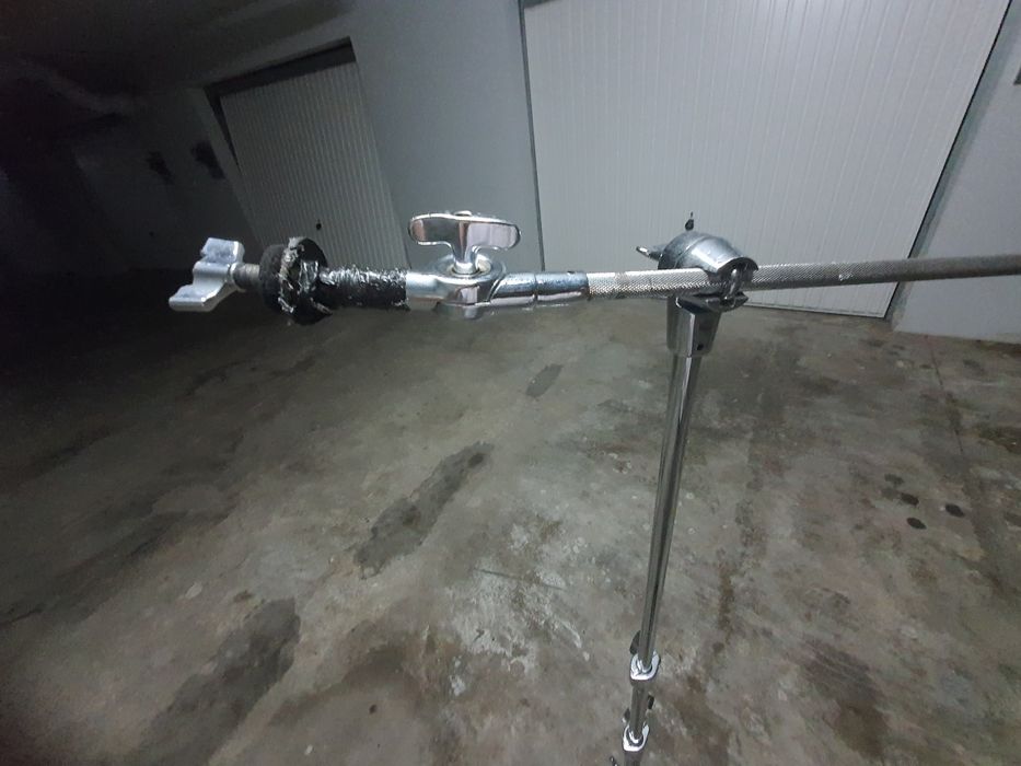 Tripé para pratos de bateria