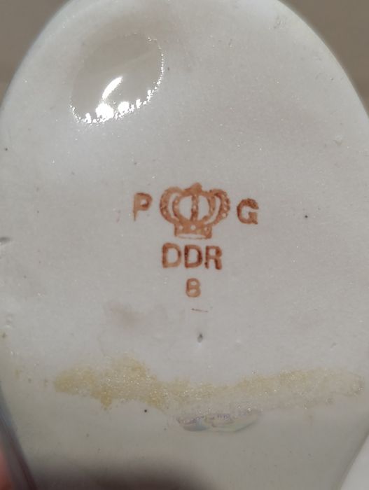 Porcelanowy bucik, antyk