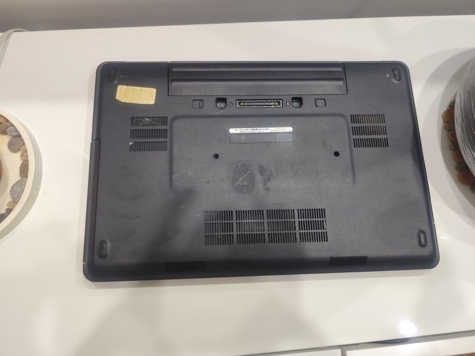 Dell E5540 i7 8GB SSD 300 GB NVIDIA GeForce GT 720M 2GB Graphics