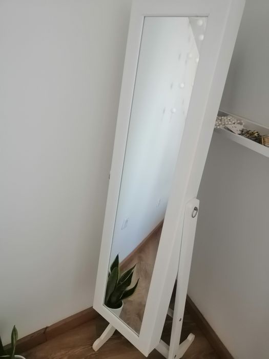 Espelho de pé - guarda jóias