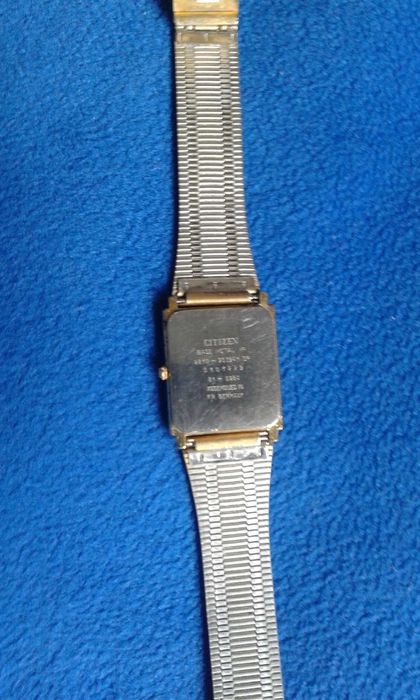 Relógio Citizen dourado - vintage