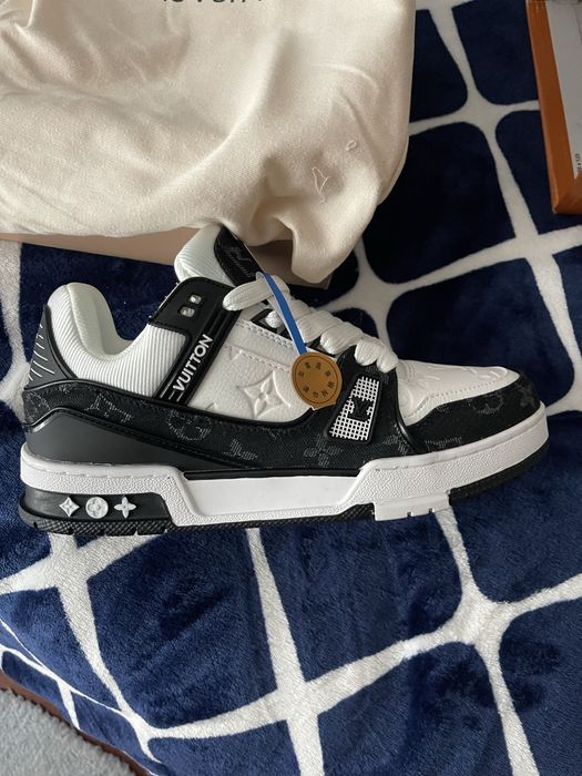 Vendo sapatilhas Louis Vuitton novos em caixa com fatura