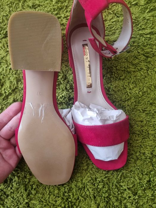 Продам босоніжки MODUS VIVEND (37 розмір)