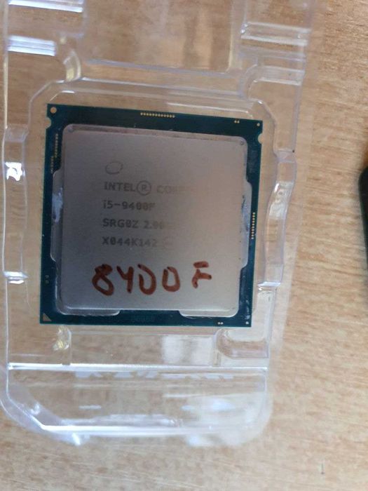 Процессор s1151v2 i5-8400F в отличном состоянии.