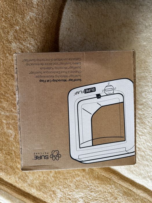 Автоматичні дверцята для тварин SureFlap Microchip Pet Door SUR101