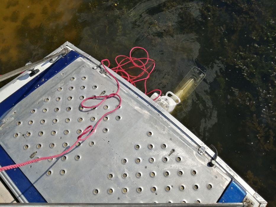 Лодка Solcio, двс Volvo penta aq115 з лафетом.