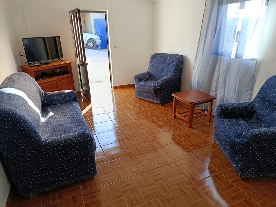 Casa Típica T2 com Terreno | São Marcos da Serra | Arrendamento Anual