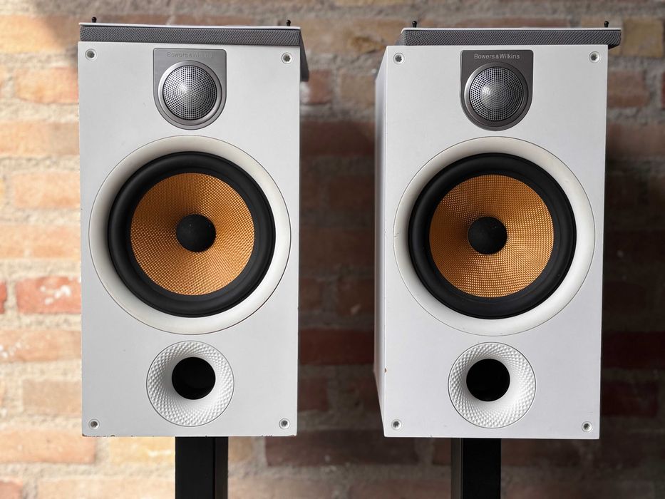Kolumny Bowers&Wilkins 685 S2 B&W– białe monitory – topowa jakość