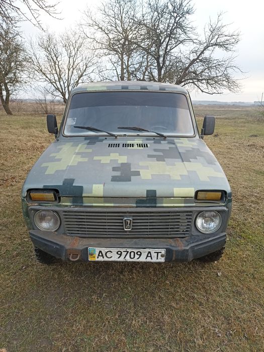 Ніва 21213 машина на ходу