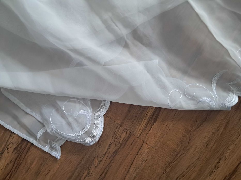 firanka na taśmie 2,85x110 cm można jeszcze rozciągnąć stan bdb