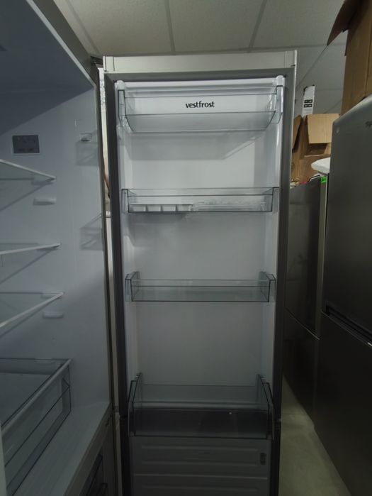 Холодильник Vestfrost  CNF289 X No Frost  ширина 55 см, з Європи