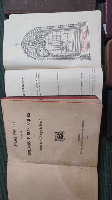 12 Livros Religiosos antigos Missais e Livros de Orações