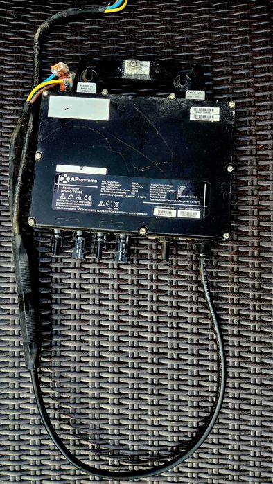Micro inversor AP Systems YC 600