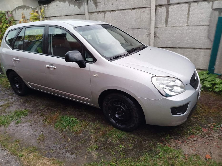 Продам авто KIA Carenc
