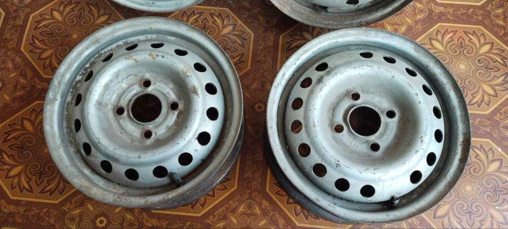 Продам диски р13 4х100