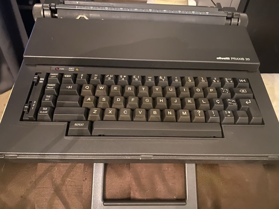 Maquina de escrever electrica