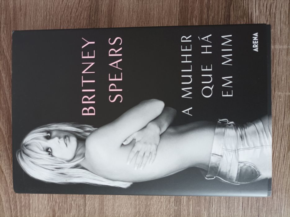 Livro "A mulher que há em mim" de Britney Spears