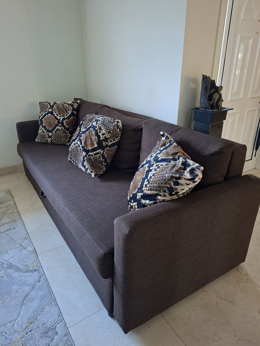 Sofá 2.3m x 1m + 3 almofadas