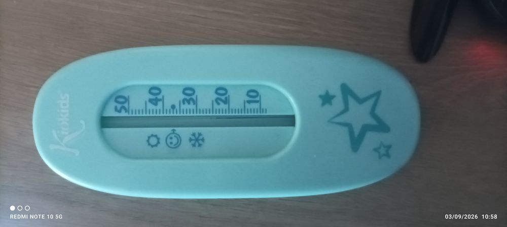 Banheira com trocador de fralda e termômetro s