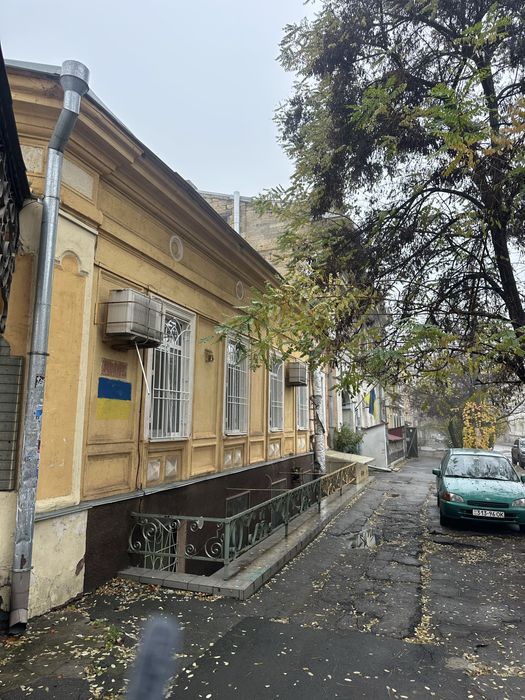 Продаю помещение в центре под отель,ресторан,офіс,цех,виробництво