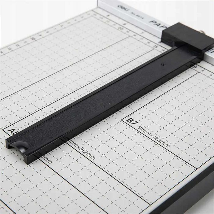 Metalowa gilotyna do cięcia papieru A4 A5 precyzyjna obcinarka