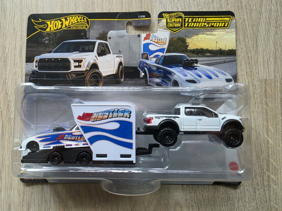 Hot Wheels Team Transport Ford F150 Raptor i Robin Pinks