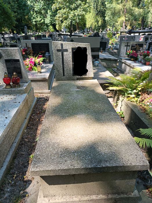 Odstąpię grób na rakowicach