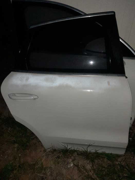Porsche macan drzwi tylne prawe ramka klamka szyba kompletne moduł