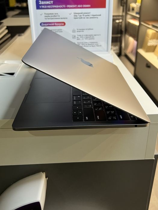 MacBook Pro 13 2017 i5/8Gb/256Gb стан 9,8/10 #92270