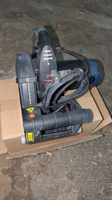 Maquina abrir rocços