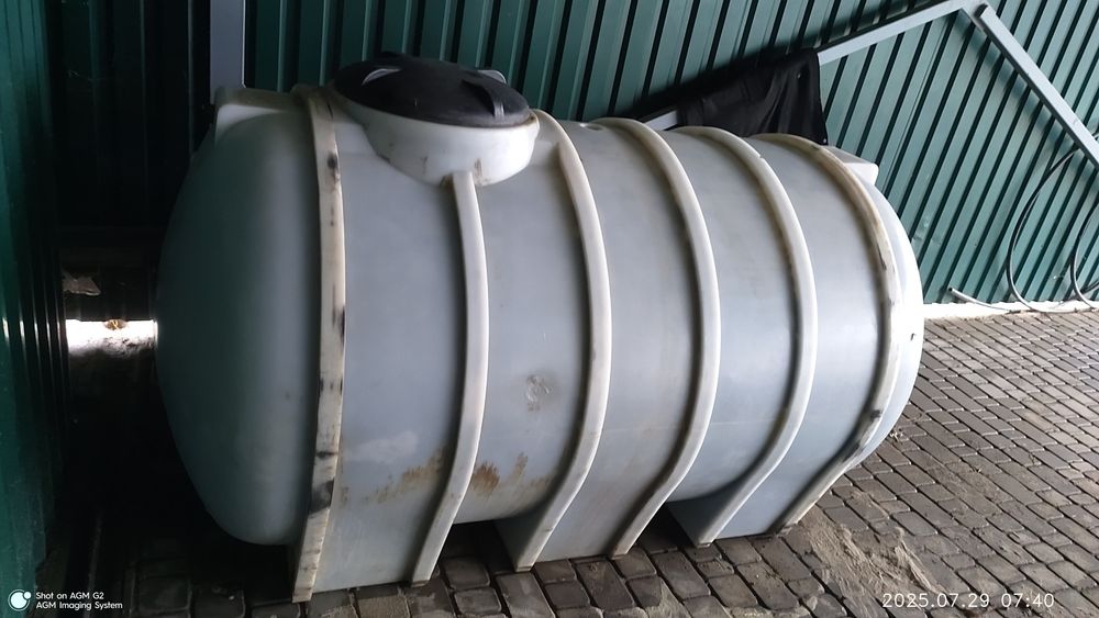 Продам бочку для технічної води 2000 л.