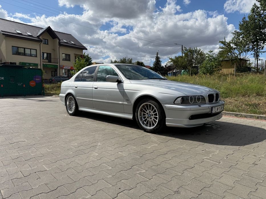 BMW Seria 5 BMW 530i E39 sedan