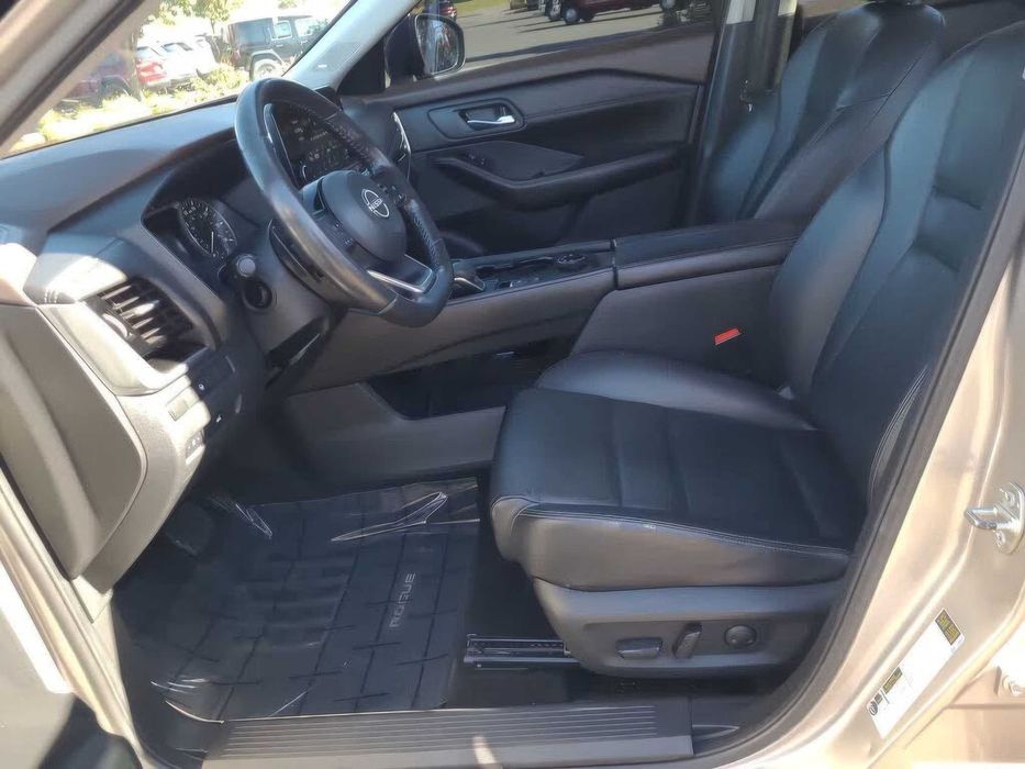 Nissan Rogue SL      2022