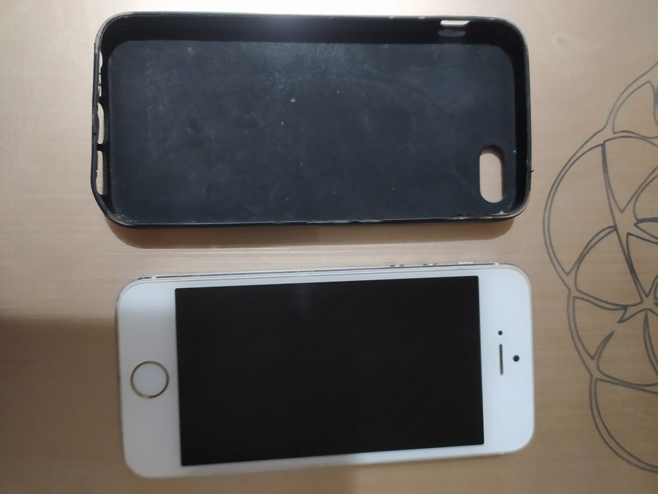 Продам IPhone 5S