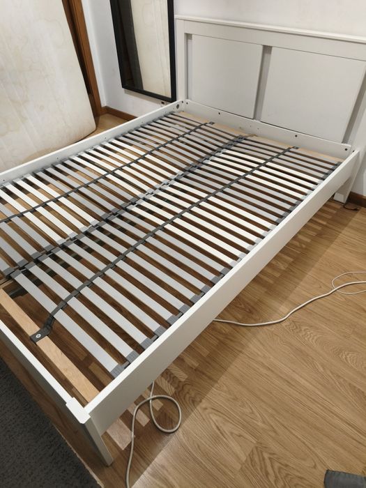 Vendo cama e colchão 140 por 200