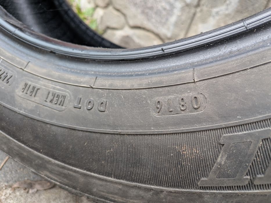 Продам  шини 215 60 17