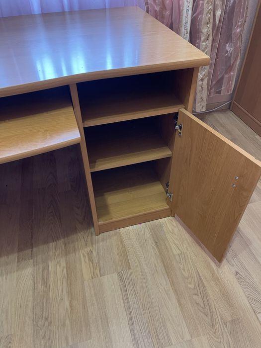 Продам меблі в дитячу або кабінет