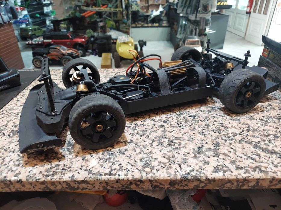 Truck RC Maverick QuantumR Flux 4S 4WD Cinza