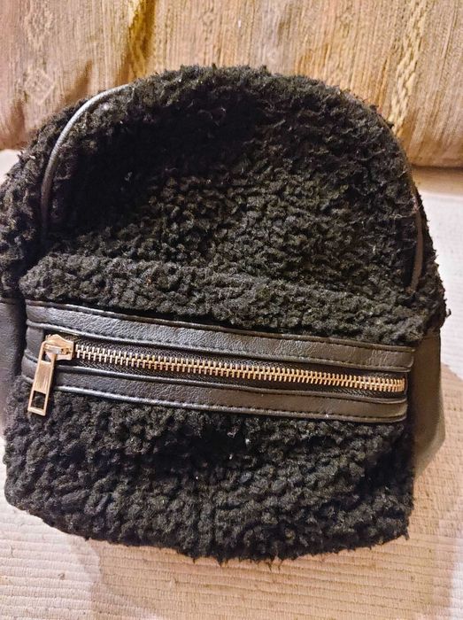 Plecaczek mały kudłaty damski