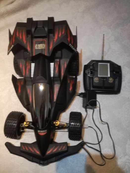 Машина машинка на радиоуправлении на пульте 1:10