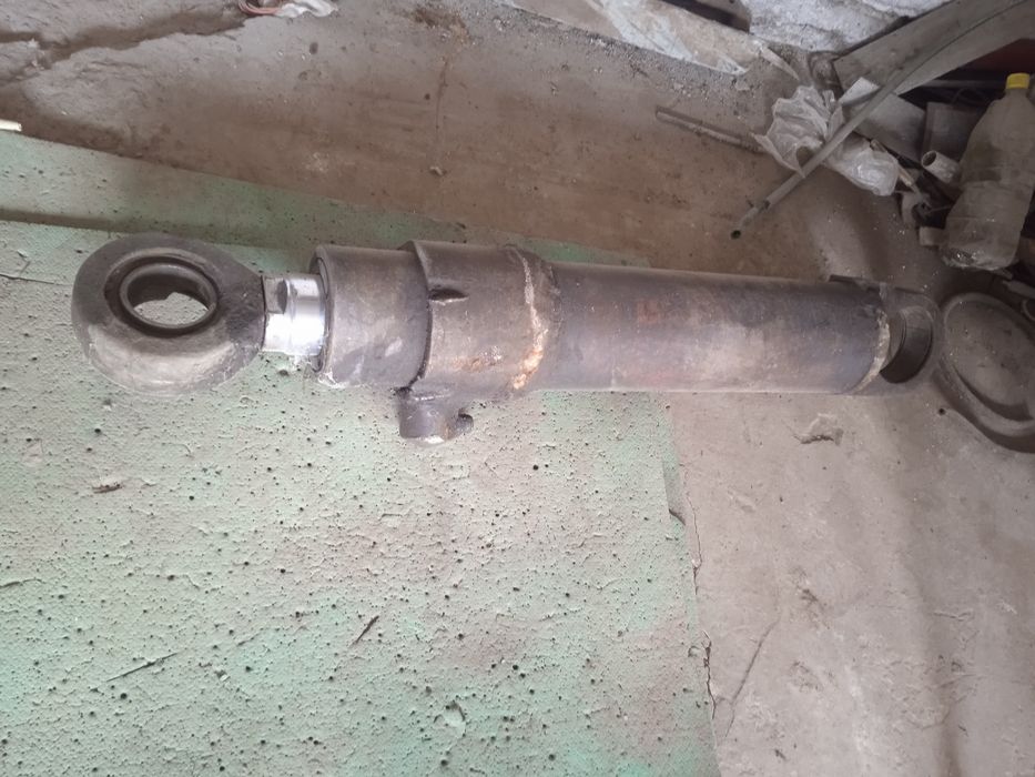 Продам гидроцилиндр Эксковатора ЭО-3323