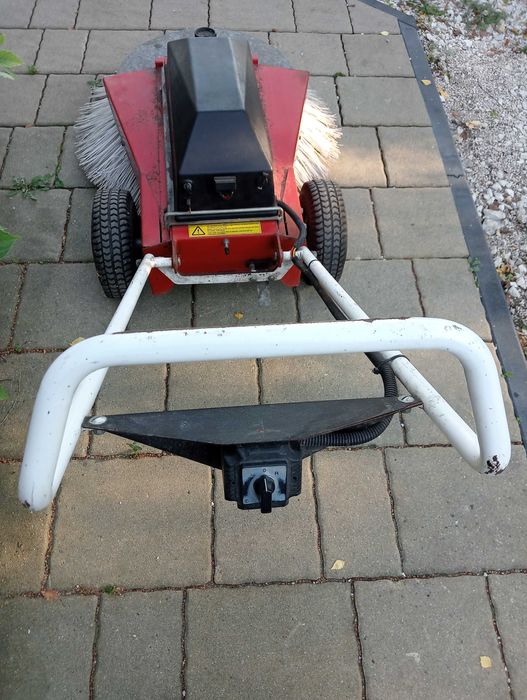 Zamiatarka elektryczna.